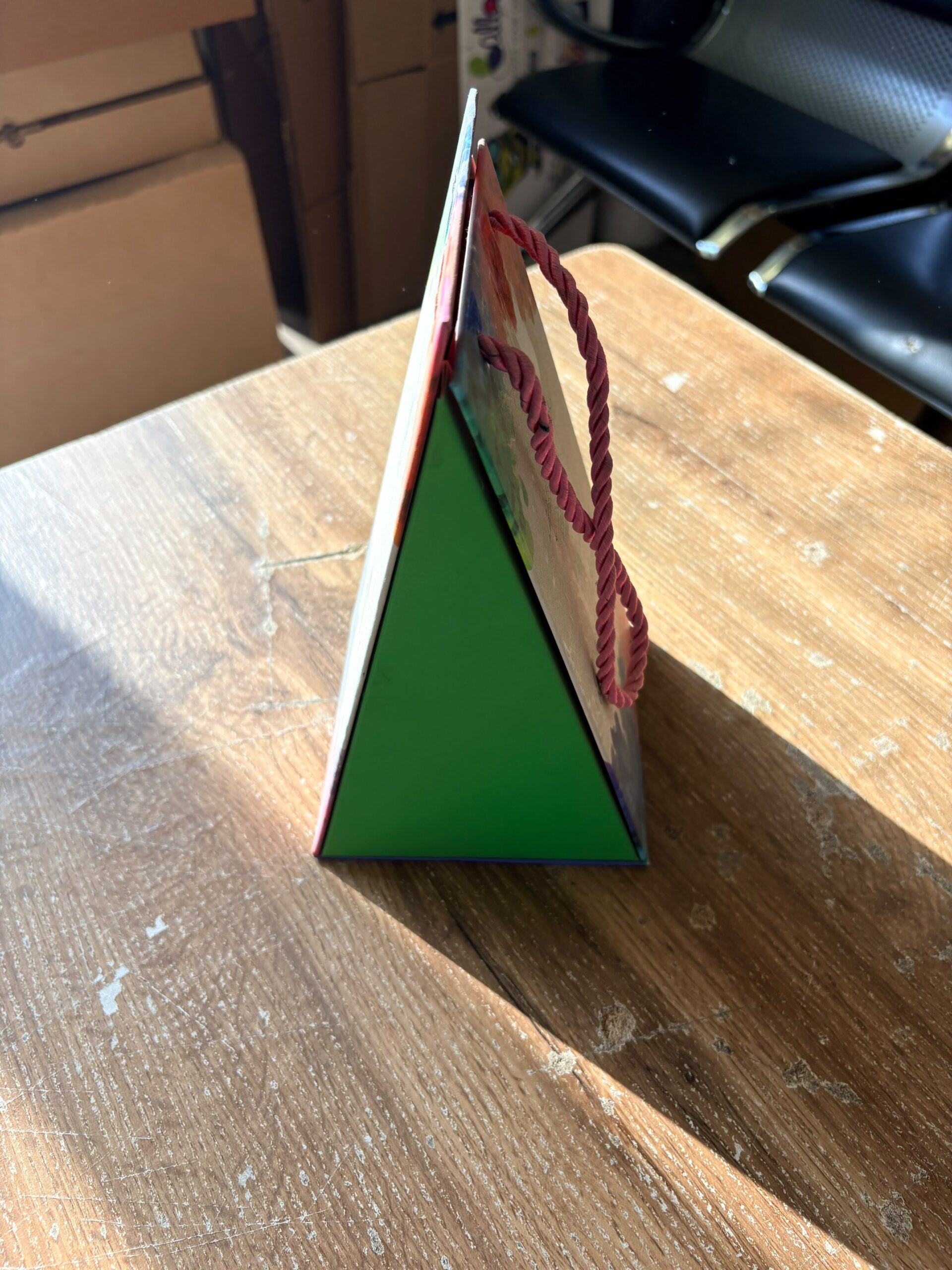 Custom Triangular Rope-Handle Box
